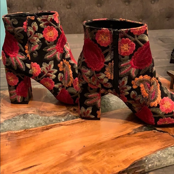 SOLD - Picture 3 of 6